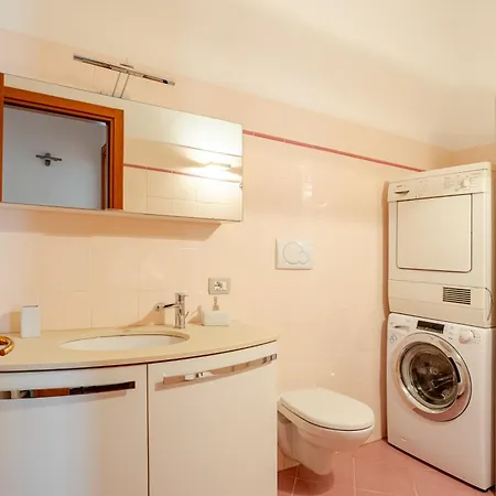 Two Bedrooms Verdi Comfortable Apartament Florencja